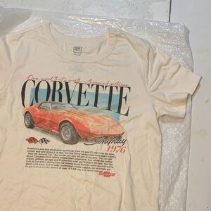 T-Shirt Addicts Cream Corvette Graphic Tee
